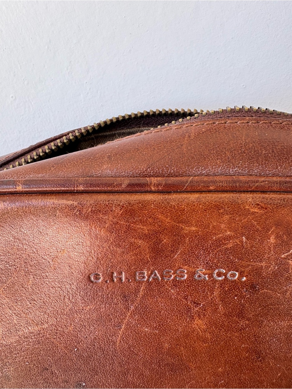 Vintage G.H. Bass & Co Genuine Leather Crossbody Bag Cognac Brown - Picture 10 of 14